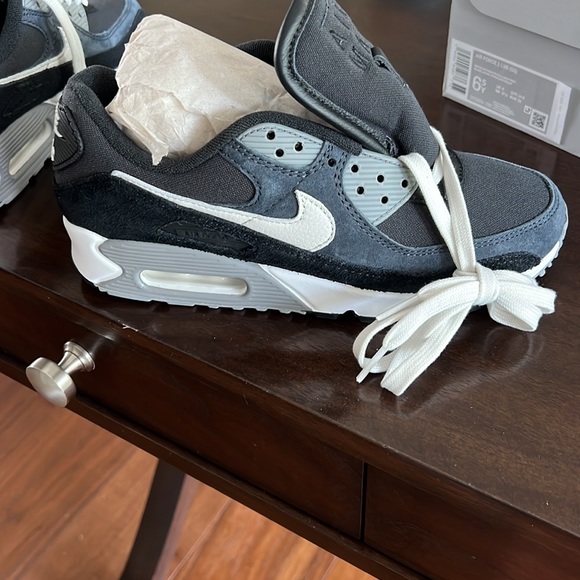 Nike Air Max 90 PRM size men’s 6.5, color off noir/summit white-black - Picture 11 of 12